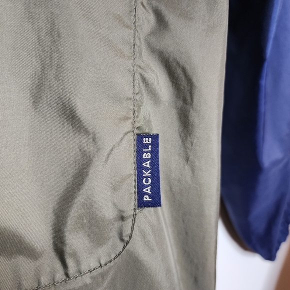 Columbia Blue and Tan Windbreaker - Picture 11 of 16